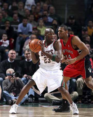 猛龙客场表现绝佳,胜出对手晋级 猛龙客场表现绝佳,胜出对手晋级