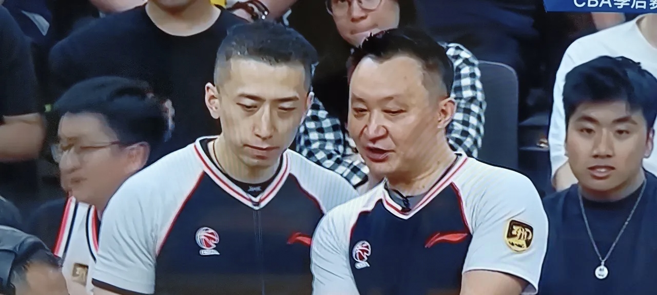 上海男篮不敌山东队，未能击败对手