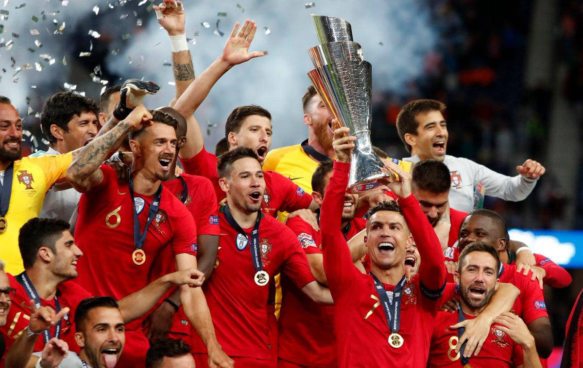 关于欧国联决赛对决开启，双方球队争分夺秒的信息