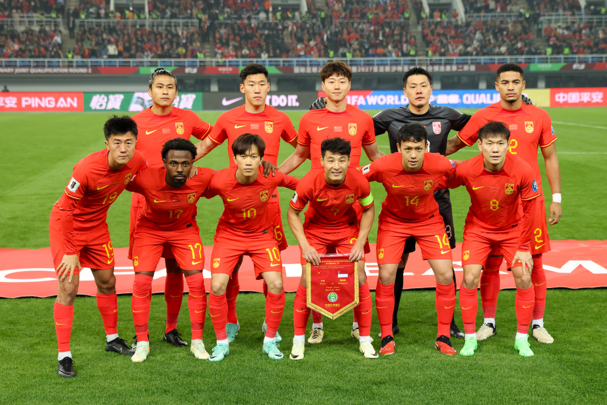 包含助攻累累、进球无数，球队士气高昂的词条